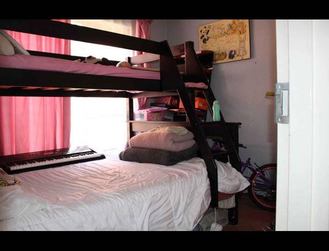 2 BEDROOM TOWNHOUSE FOR SALE IN ALBERTSDAL